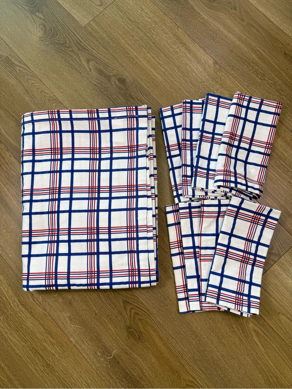 Sur La Table Fourth of July Plaid Tablecloth 120x70 w/ 8 Napkins Red White Blue